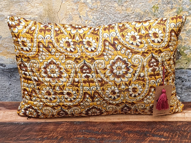 Pudebetræk (30x50 cm) * Sari, Silke Quiltet * No 105-M2